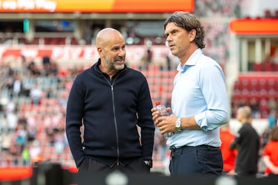 LIVE | PSV opnieuw op voorsprong in Lichtstadderby door afstandschot van Guus Til