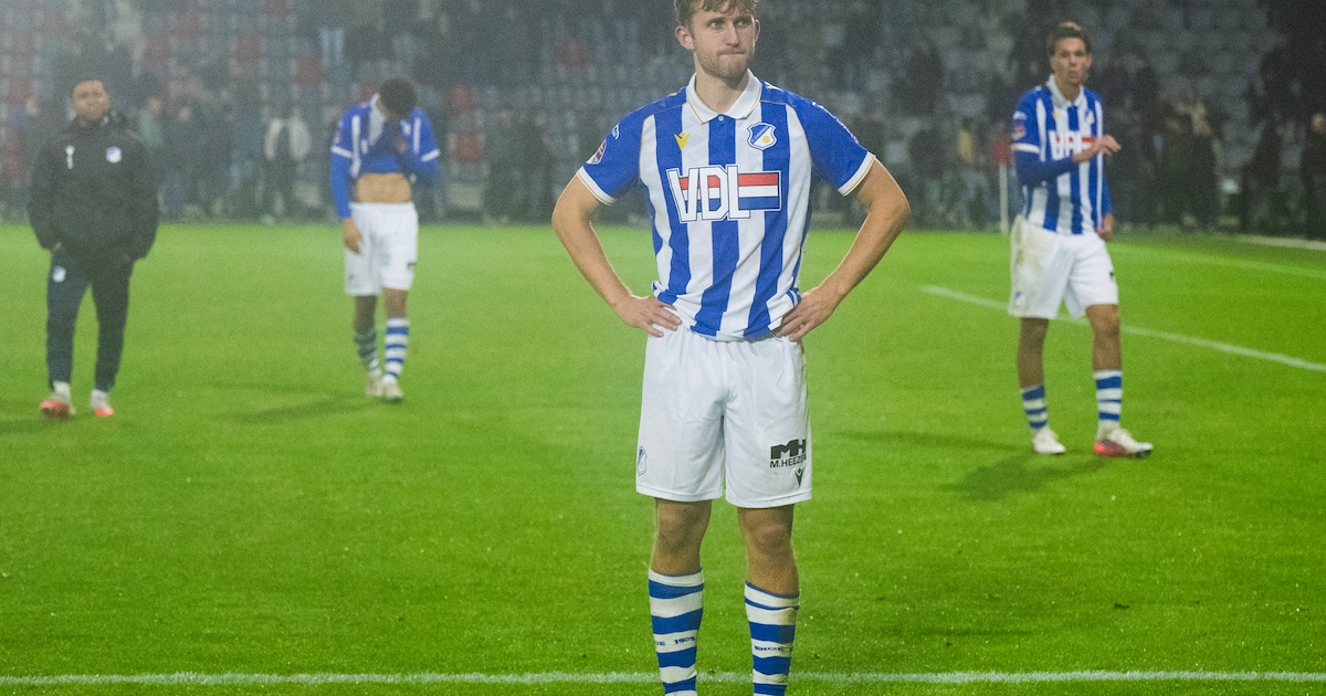 FC Eindhoven-doelman Jort Borgmans kan na nederlaag tegen Helmond Sport wel door de grond zakken: ‘D