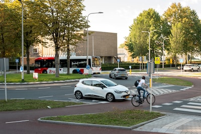 Groot onderzoek naar fietsvoorrang rotondes Tilburg: ‘Verkeersveilig, maar kan veel beter’