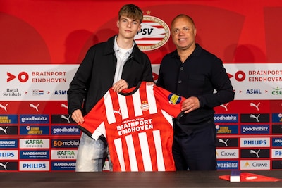 PSV heeft Deense spits Bro Hansen (17) binnen: ‘Voor zijn leeftijd is hij al opvallend ver’