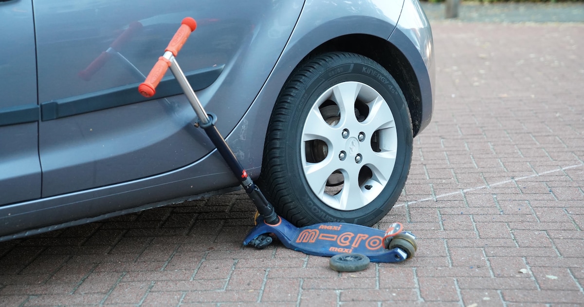 Automobilist schrikt als kind plots oversteekt met step in Vught