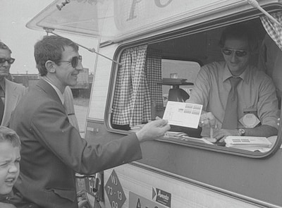 Wie zit er te stempelen in een caravan?