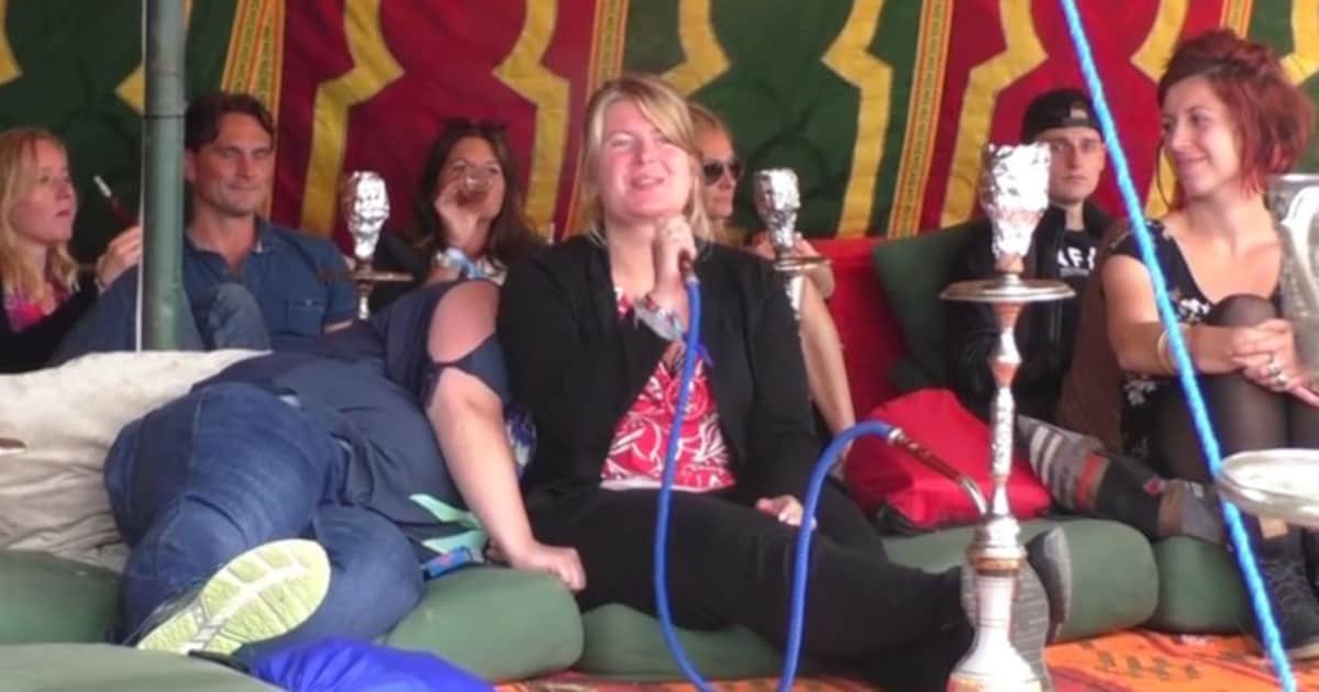 Shisha roken op Mundial | Mundial | bd.nl