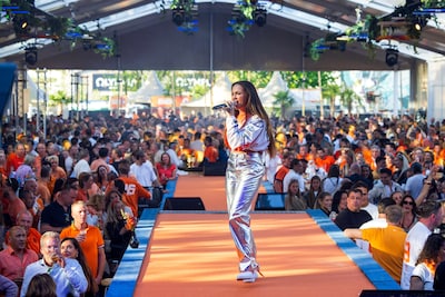 Borsato, Froger, Hazes, de Bevers en nog eens 1800 vrienden van Pietje bij koningsavond