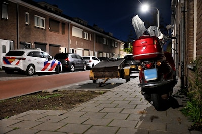 Mannen op fatbikes proberen vrouw te beroven in Tilburg, slachtoffer raakt gewond