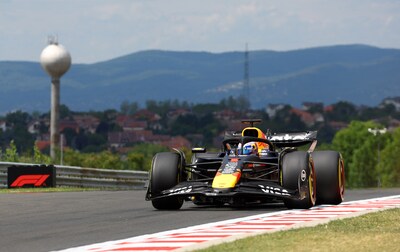 LIVE Formule 1 | Max Verstappen kijkt tegen ontzettend groot gat aan, alleen Charles Leclerc haakt aan bij de McLaren-coureurs