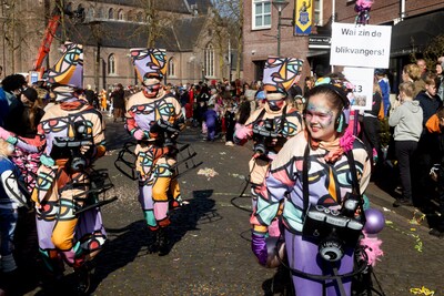 Blikvangers genoeg in Bakelse optocht