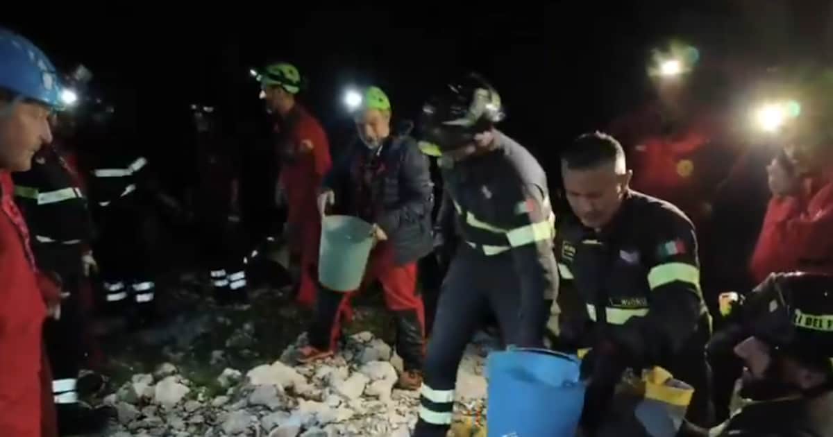 Italiaanse grotverkenner (31) na 27 uur gered uit grot op Sardinië ...