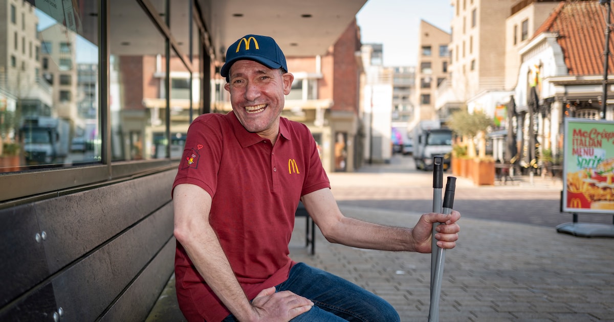 Jan houdt al 30 jaar de Tilburgs Mac schoon en weet van elke datum ...