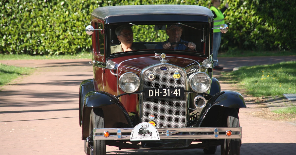 Oldtimertocht vanuit Hernen doorkruist Maas en Waal