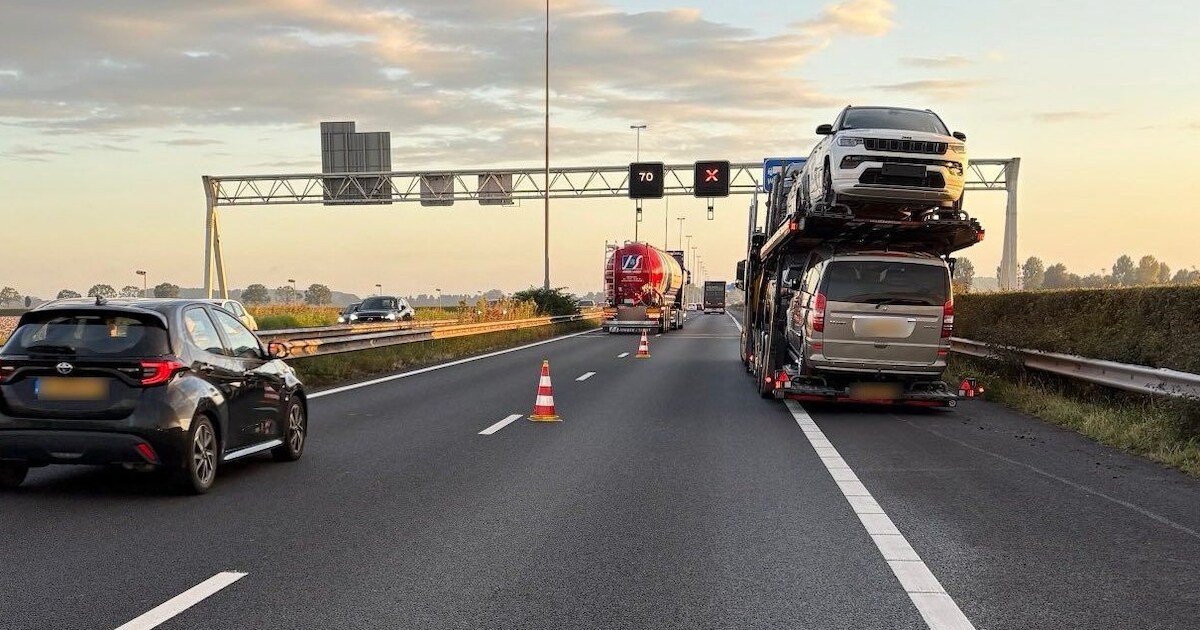 Uur vertraging op A27 bij Nieuwendijk door transportwagen met klapband