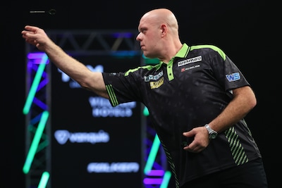 LIVE Grand Slam of Darts | IJzersterke Van Gerwen trakteert Anderson op historische nederlaag: ‘Doet me goed’