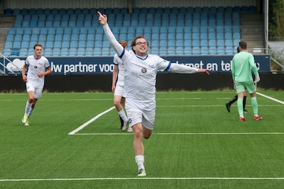 Theuwis loodst DSC naar lijfsbehoud in het stadion van FC Ei