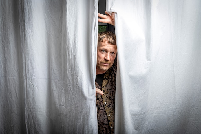 Singer-songwriter Michiel Flamman (54) is ongeneeslijk ziek: 'Ik voel dat  de kanker aan me knabbelt' | Zaltbommel | bd.nl