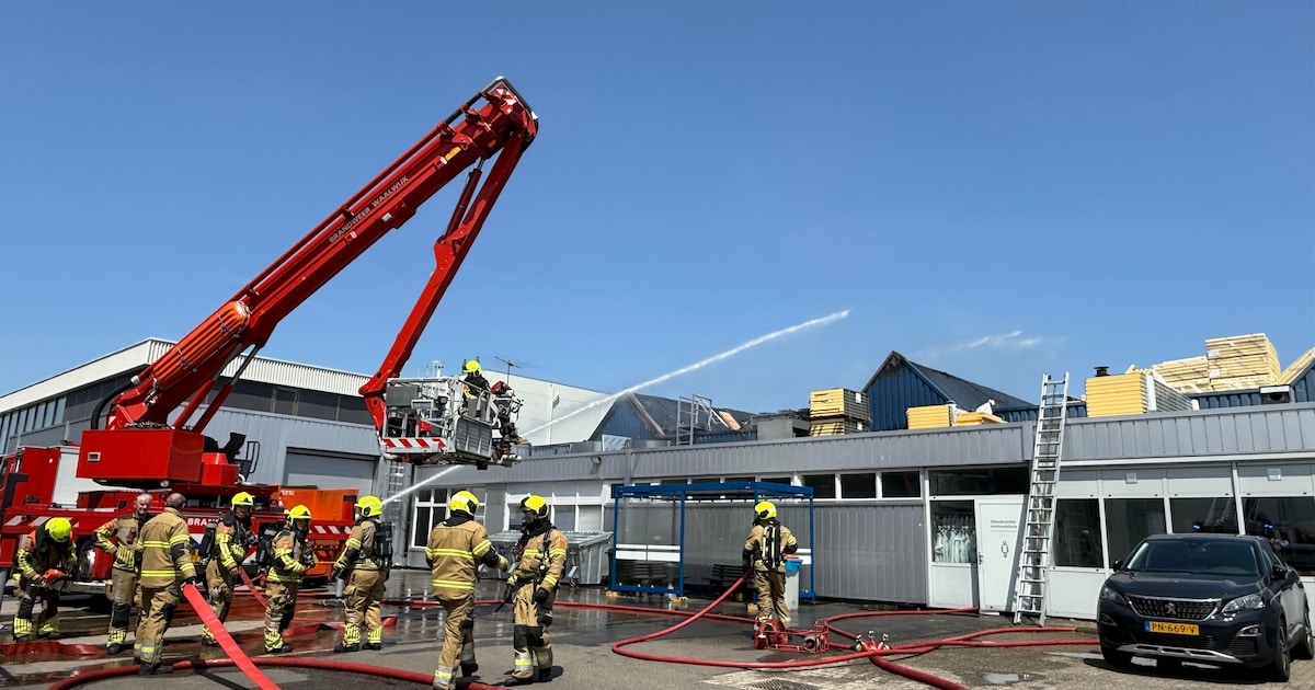 Fabriek van bakkerij Daelmans in Nieuwkuijk ontruimd vanwege brand