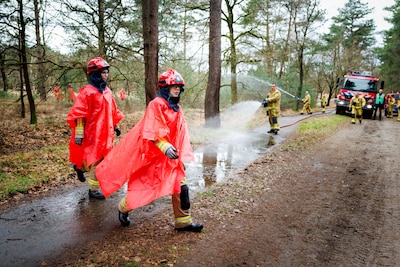 Jeugdbrandweer als lopend vuur: daar is op de Kampina geen houden aan