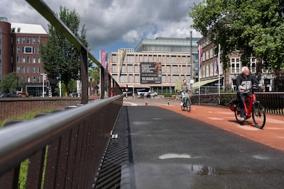 Weer schade aan gloednieuwe brug van 2,4 miljoen e
