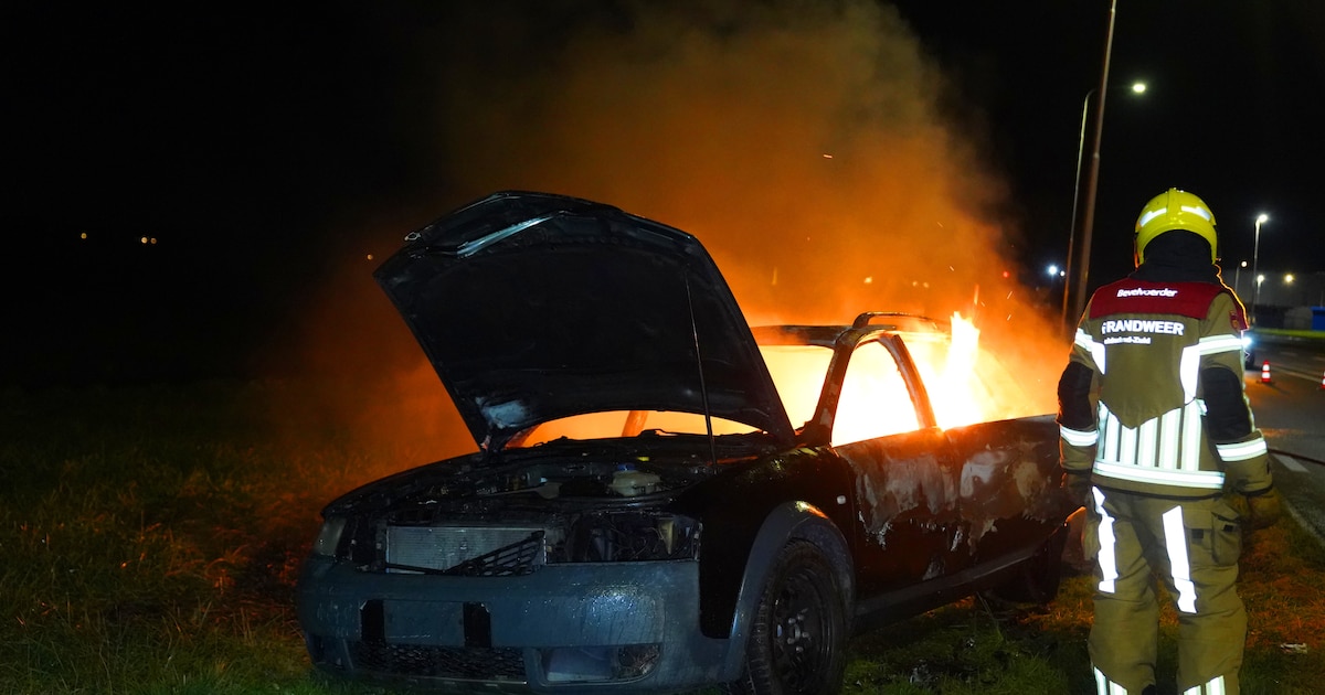 Sloopauto vermoedelijk in brand gestoken in Brakel