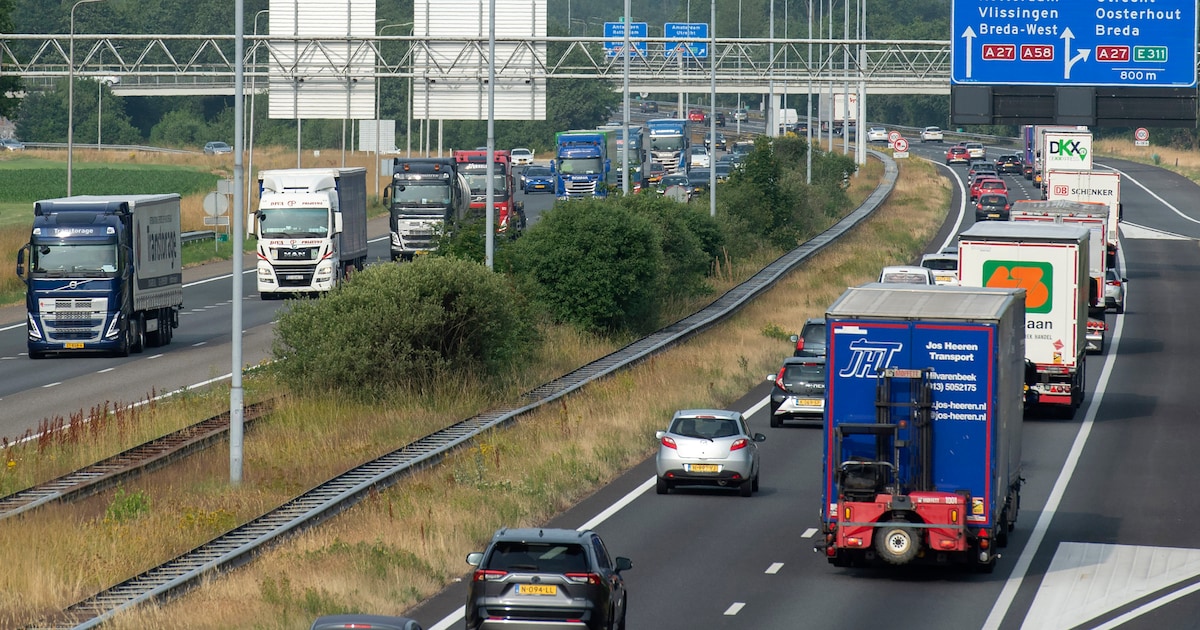 LIVE Files in Brabant | Spanband op de A59 bij Terheijden • Aansluiten op de A58 van Eindhoven naar 