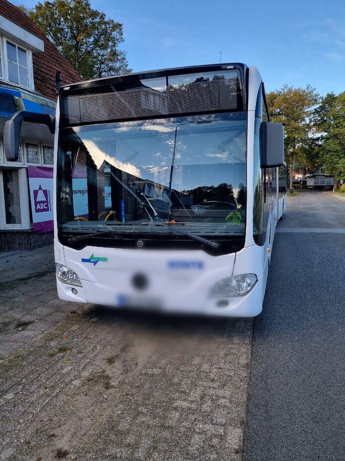 Politie snapt Duitse dieven met gloednieuwe harmonicabus van 3 ton ...