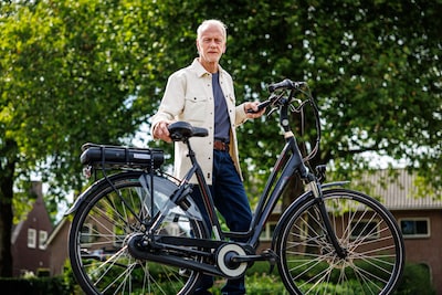 Afac erkent fout na strippen weggesleepte e-bike van Dennis en betaalt nu volledige reparatie