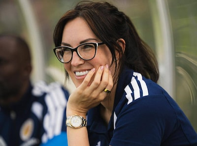 Suzanne (36) werkte bij PSV en is nu de enige vrouwelijke teamarts van dit WK: ‘Het blijft lastig’