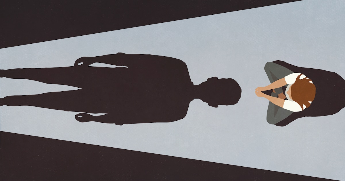 Hij drukte sigaretten uit op haar, sleepte haar aan haar haren door de kamer en vernederde haar: man