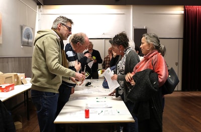 Vangactie tegen Aziatische hoornaar van start in Veldhoven: ‘Ik vind het maar enge beesten’