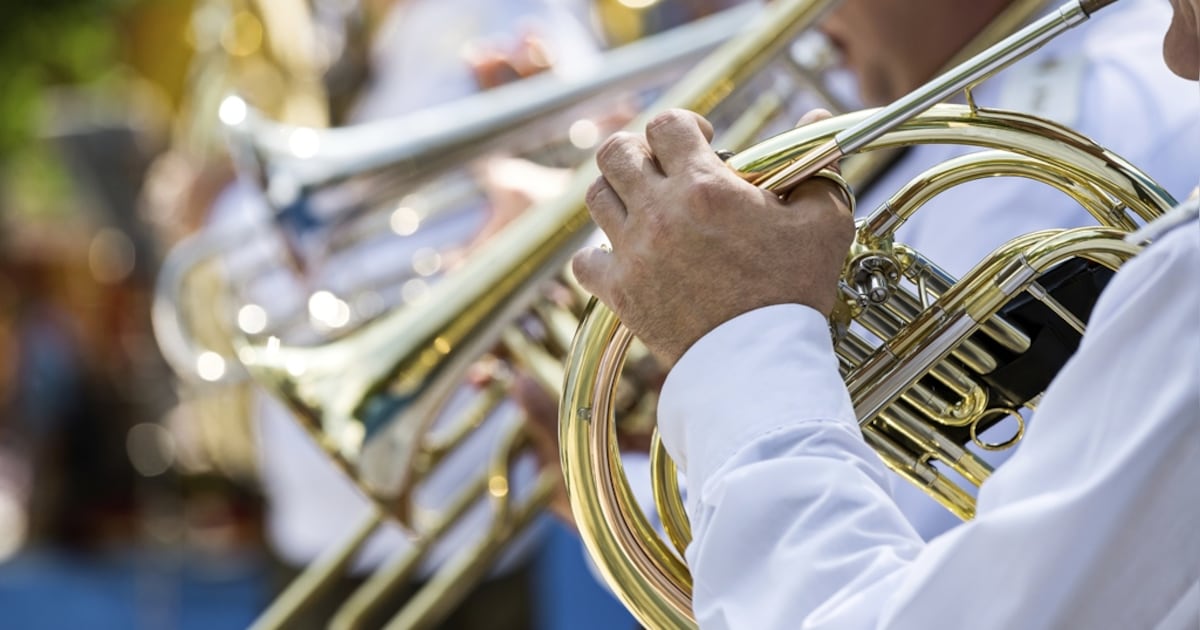 Muziekvereniging Servaes eert zeven jubilarissen in Heeswijk-Dinther tijdens concert