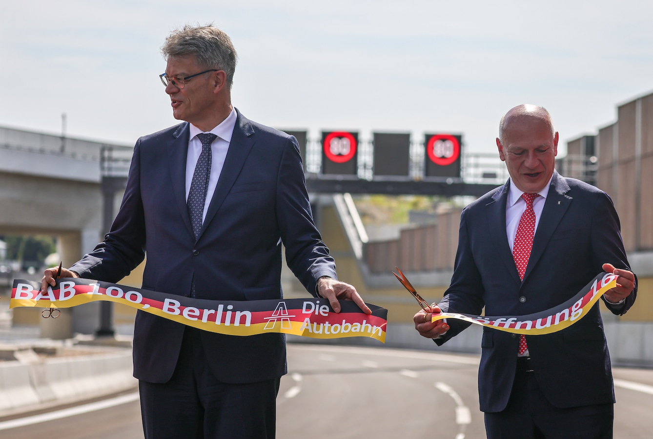 Wie grens naar Duitsland oversteekt merkt meteen verschil in wegdek ...