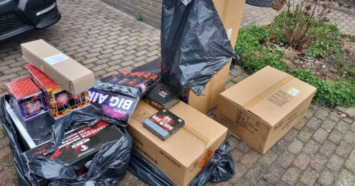 Grote vuurwerkvondst: politie haalt 170 kilo illegaal vuurwerk uit huizen in West-Brabant