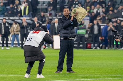 Fraai eerbetoon voor nog geblesseerde PSV-spits bij zijn vorige club