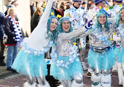 ‘Bruisende’ optocht trekt door Zaltbommel