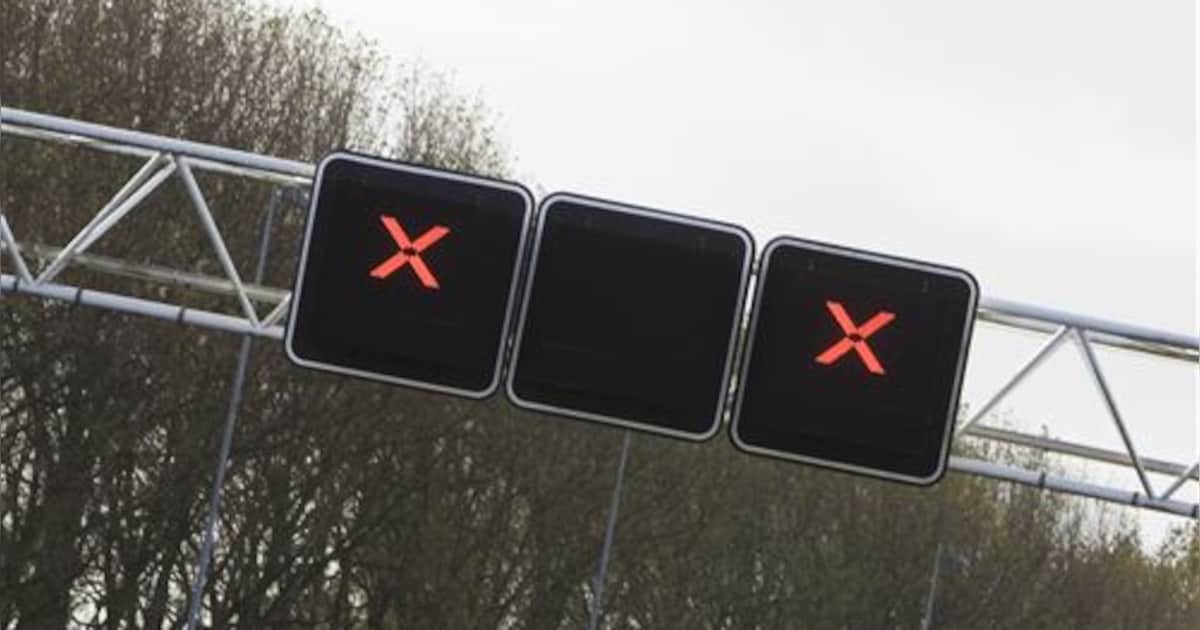 Auto over de kop op A50 bij Sint-Oedenrode