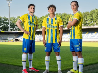RKC presenteert thuisshirt voor komend seizoen: blauwe strepen keren terug op het tenue
