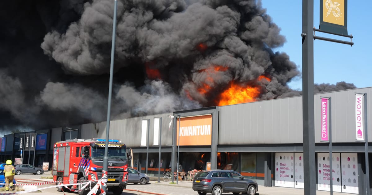Brand legt deel Meubelboulevard Waalwijk in as