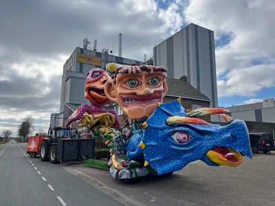 Optocht Haaikneuterslaand in foto’s