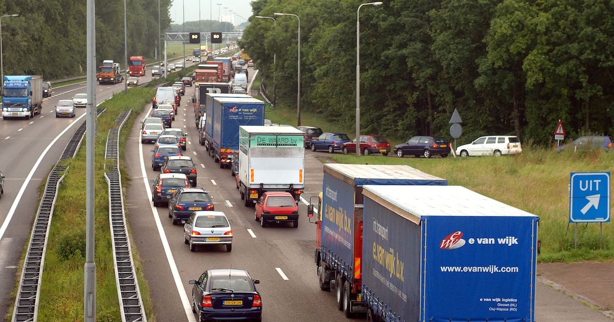 LIVE Files in Brabant | Grote vertraging op N65 bij Vught door defecte verkeerslichten