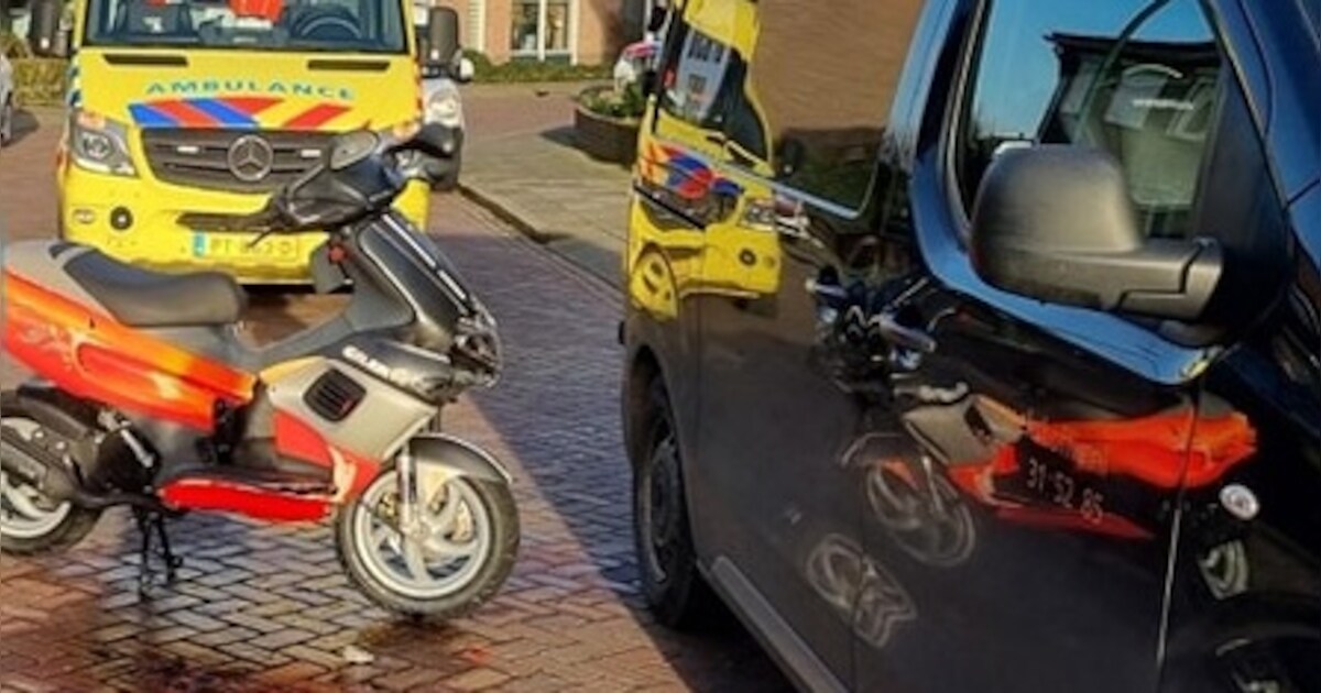 man-onder-invloed-en-zonder-helm-valt-van-scooter-en-moet-naar-het