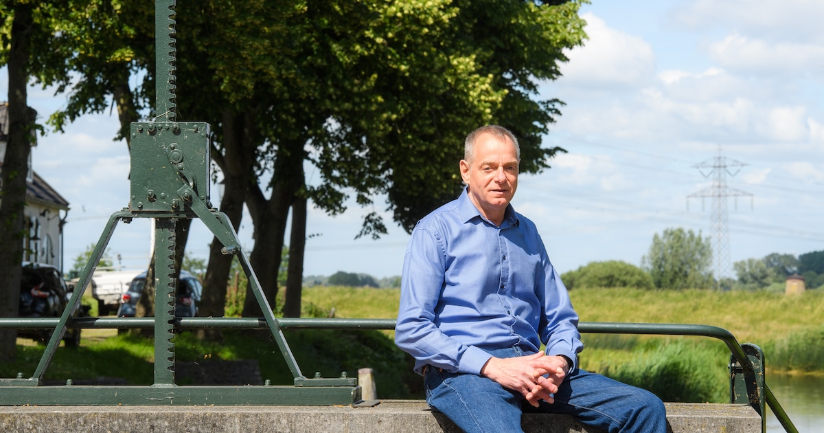 Ad Buijs wil nog één keer vlammen in Drimmelen bij de verkiezingen en voert lijst aan met jonge mens