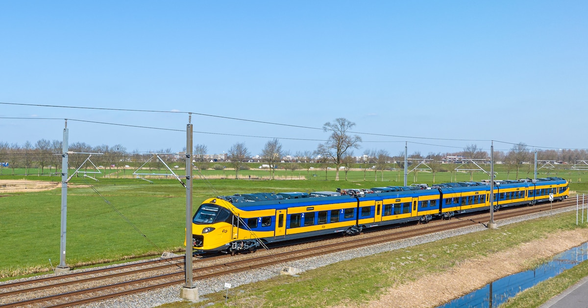 Geen treinen tussen Emmen en Zwolle door aanrijding.