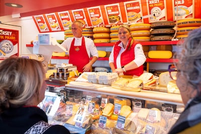 Zo denken inwoners over het verbannen van de kaas- en viskraam uit hun dorpscentrum