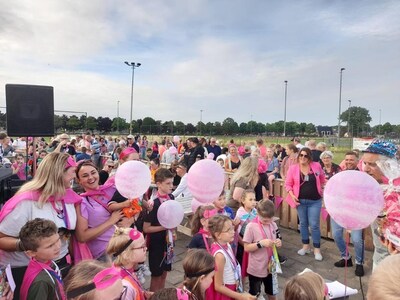 Bijzondere Avondvierdaagse Oudenbosch met mascottes en een verkleedpartijtje
