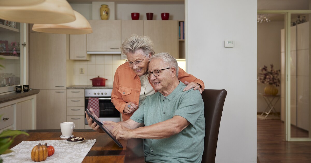 Aat Visser (78) probeert digitaal bij te blijven: ‘Je moet wel want ...