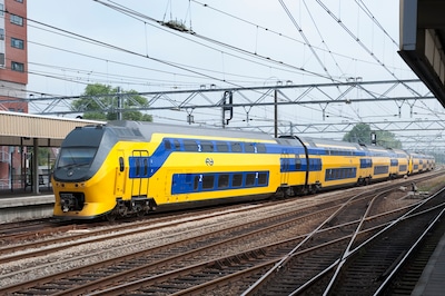 Groot deel van de middag geen treinen tussen Tilburg en Den Bosch door seinstoring