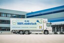 Steeds meer vrachtauto's in Nederland rijden elektrisch. Zoals deze truck van Mercedes die transportbedrijf Simon Loos inzet om de supermarkten van Lidl te bevoorraden.