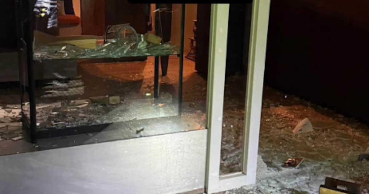 Inbraak in juwelier Ravenstein, twee inbrekers rennen weg | 112 nieuws Oss