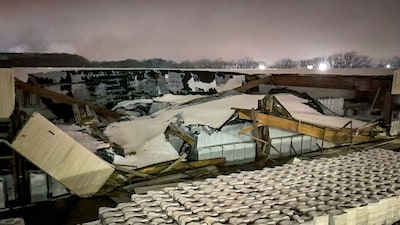 LIVE Winterweer in Brabant | Dak bedrijfshal volledig ingestort, sporthallen gesloten en gladheid op