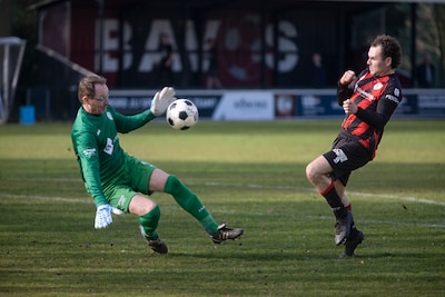 Ervaren keeper (48) met verleden bij FC Eindhoven debuteert bij vierdeklasser: ‘Ben nog bloedfanatie