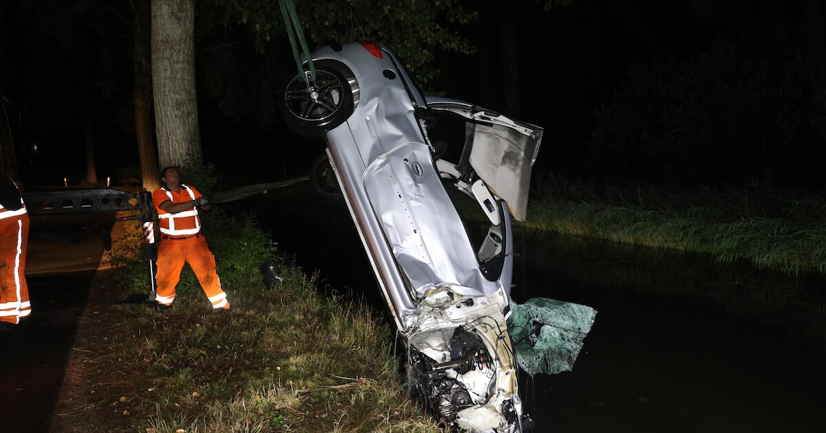 Auto raakt te water in Acquoy, bestuurder naar ziekenhuis